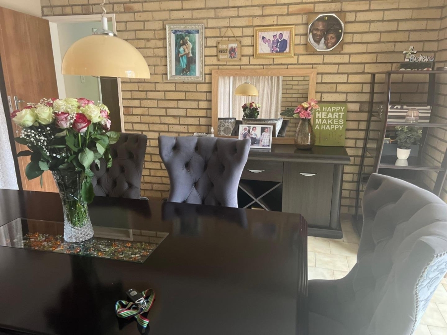 5 Bedroom Property for Sale in Potchefstroom South North West
